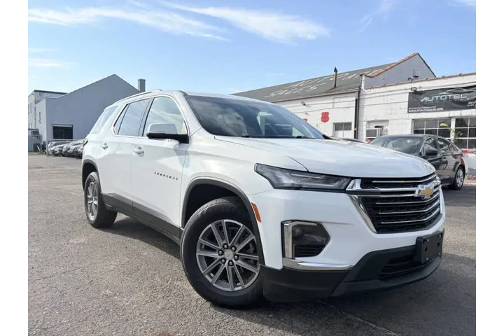 $19995 : 2023 Traverse LT image 4