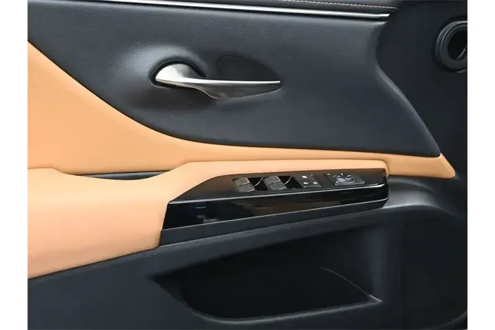 $28735 : Lexus ES 350 2022 4dr Sedan image 9