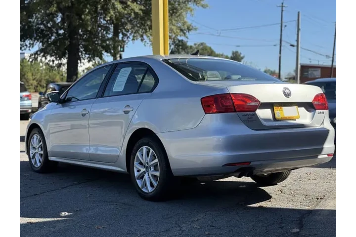 2011 Jetta SE image 5