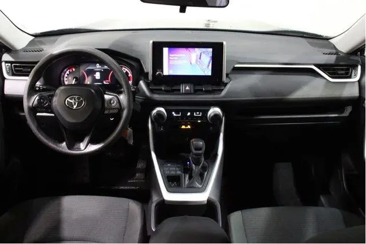 $29998 : Toyota RAV4 2024 AWD LE 4dr image 2