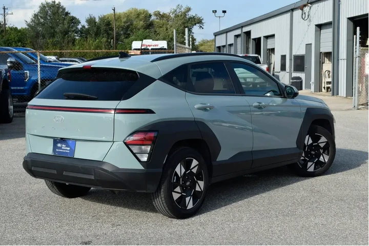 $18783 : Hyundai KONA 2024 SEL 4dr Cr image 10