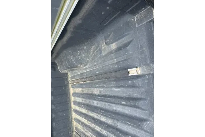 $13608 : Nissan Frontier 2016 4x4 SV image 4