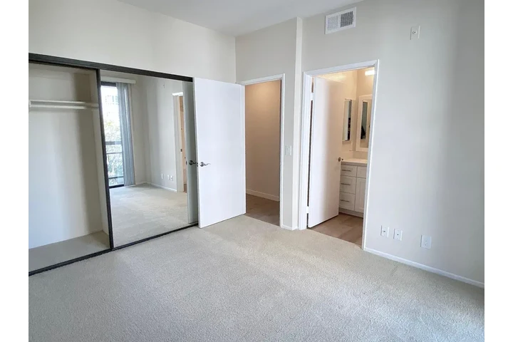 $2400 : 2bed 1ba for rent image 2