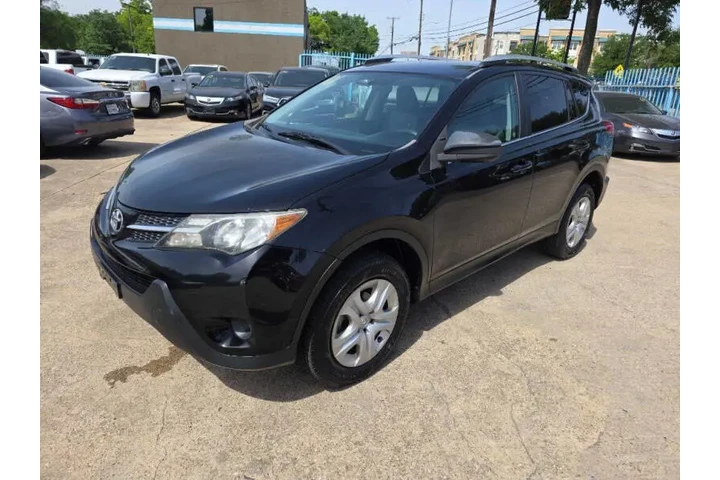 $9800 : 2014 RAV4 LE image 1