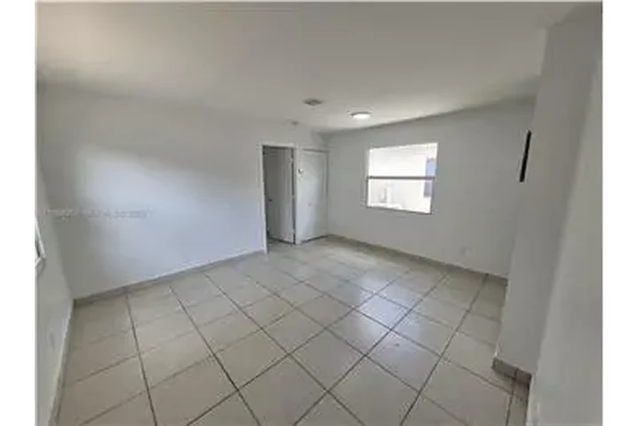 $1650 : Rental property with 2 bedro image 5