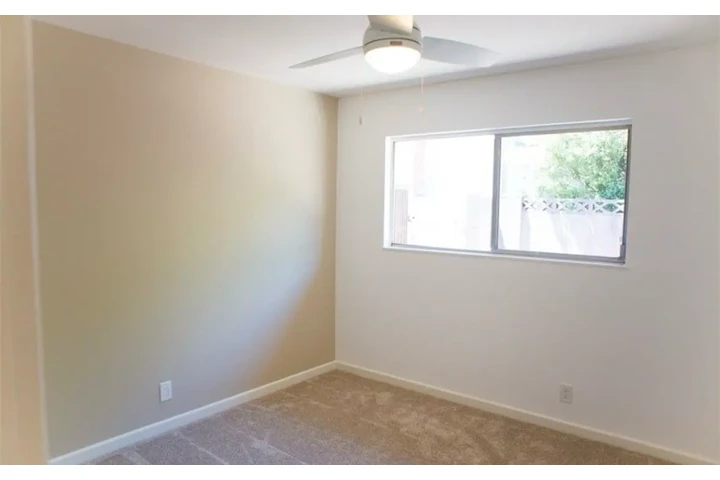 $1900 : Beautiful 2 Bedroom Home in LA image 6