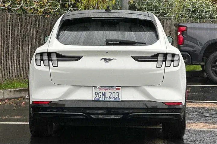 $24937 : Ford Mustang Mach-E 2023 Pre image 8