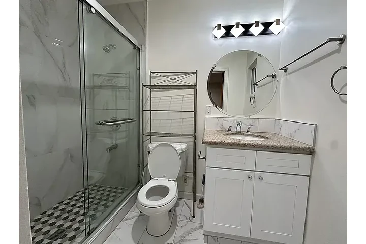 $2700 : 3 bedrooms and 3 bathrooms. ea image 5