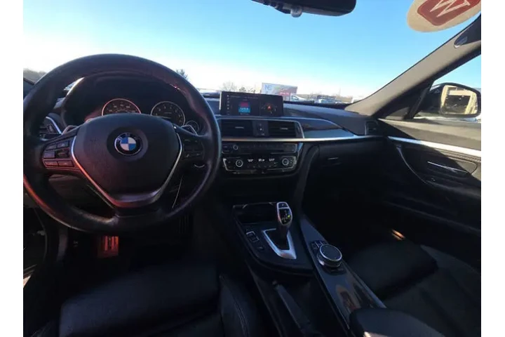 $12995 : 2018 BMW 3 Series 330i xDrive image 7