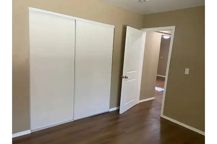 $3000 : APT. for RENT: 3 Bedrooms image 2