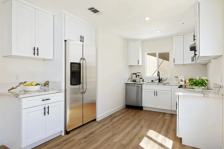 $1050 : Charming Spanish-Style home image 5