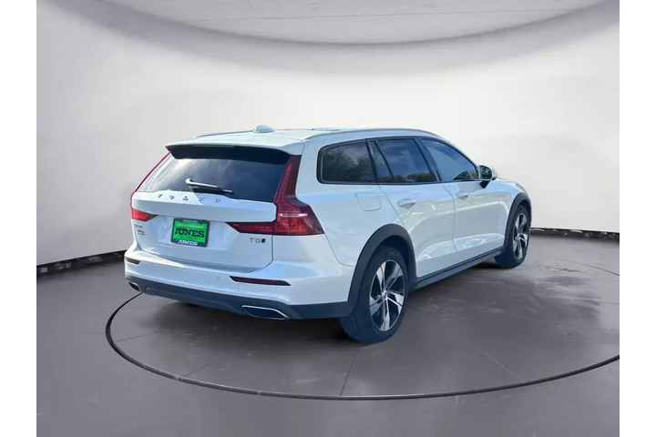 $24452 : Volvo V60 Cross Country 2021 image 5