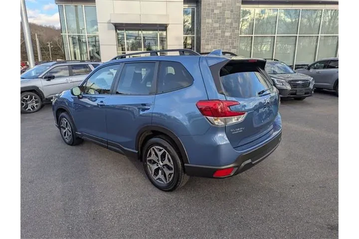 $27985 : Subaru Forester 2023 AWD Pre image 3