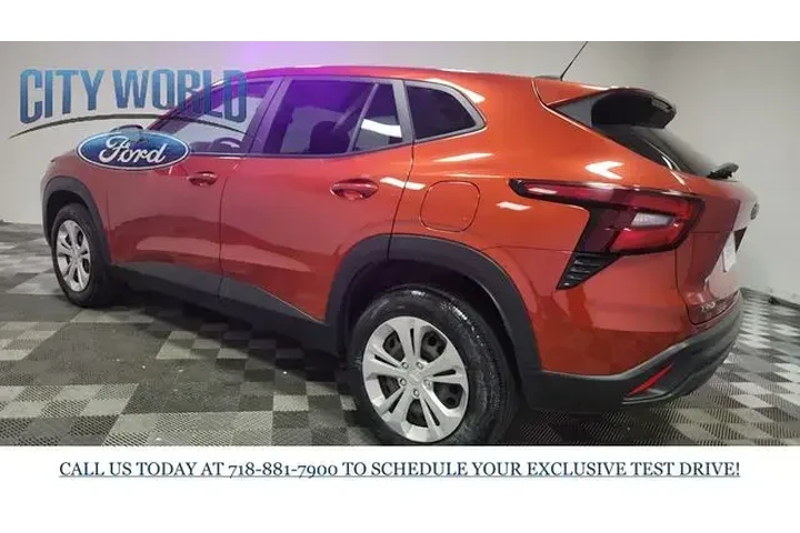 $17957 : Chevrolet Trax 2024 LS 4dr C image 5