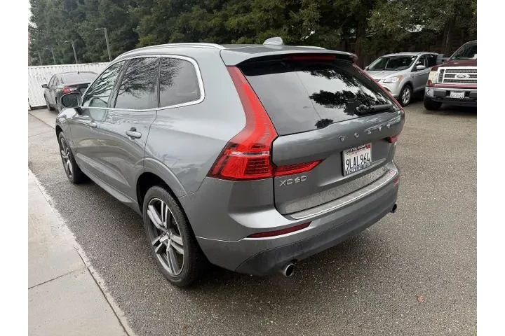 $23500 : Volvo XC60 2021 AWD T6 Momen image 3
