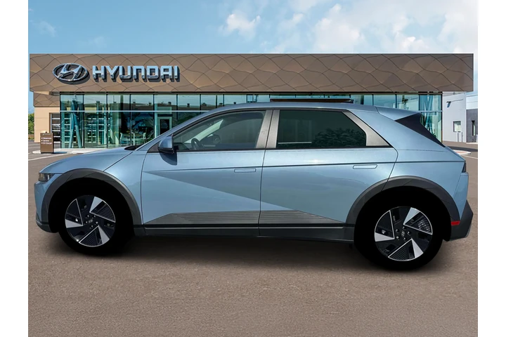 $32543 : Hyundai IONIQ 5 2026 SE 4dr image 3