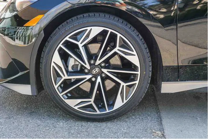 $25000 : Hyundai IONIQ 6 2023 SEL 4dr image 10