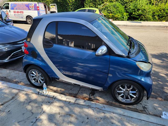 $3500 : 2008 Smart car fortwo image 1