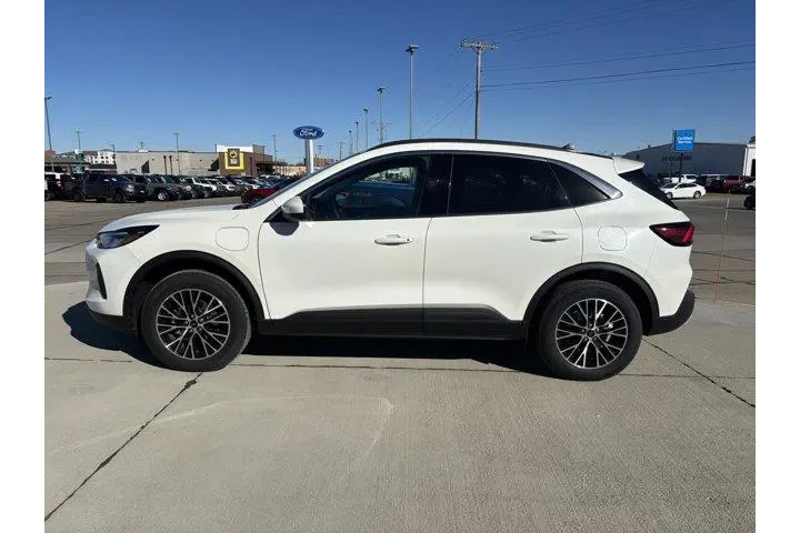 $35990 : Ford Escape Plug-In Hybrid 2 image 5