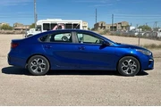 $15888 : Kia Forte 2021 LXS 4dr Sedan thumbnail