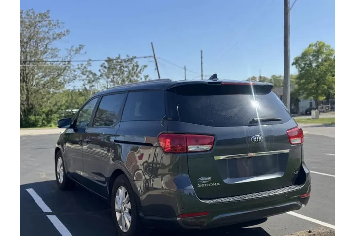 $6999 : 2017 Sedona LX image 7