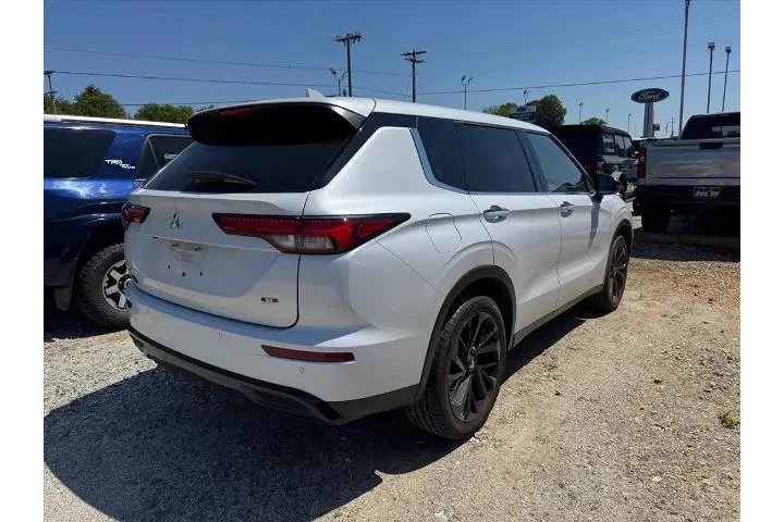 $24745 : Mitsubishi Outlander 2024 AW image 3