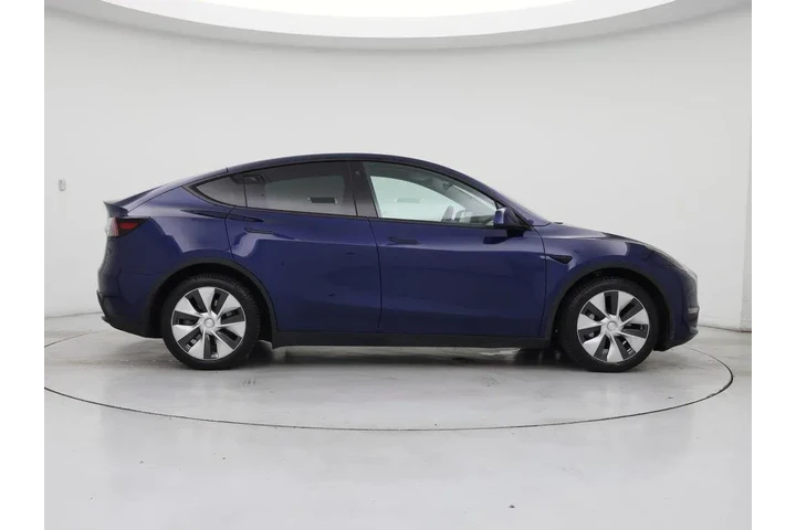 $27998 : Tesla Model Y 2022 AWD Long image 7