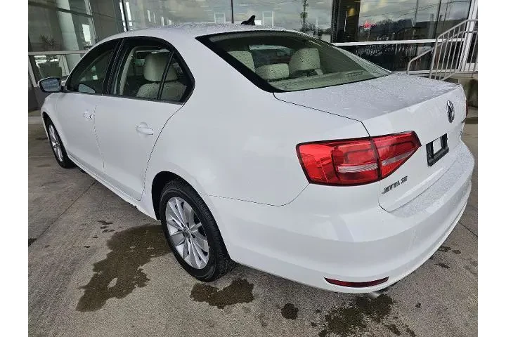 $8990 : Volkswagen Jetta 2015 TDI S image 3