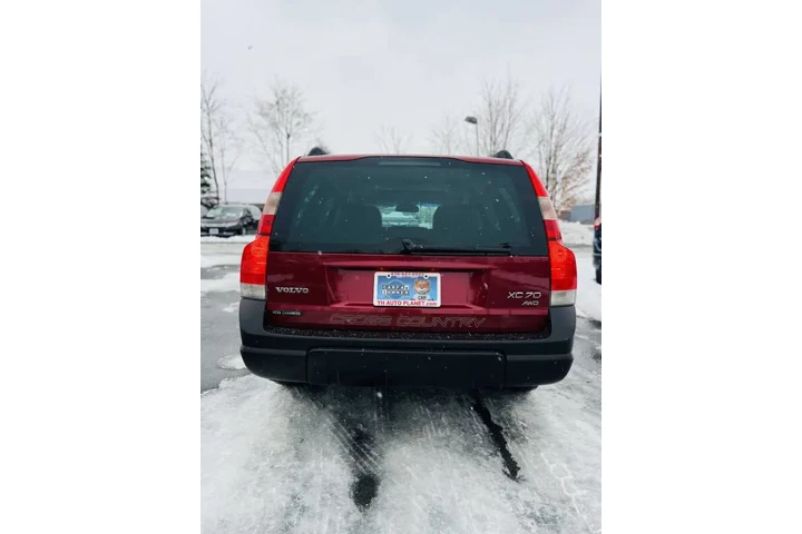 $8500 : 2004 XC70 image 6