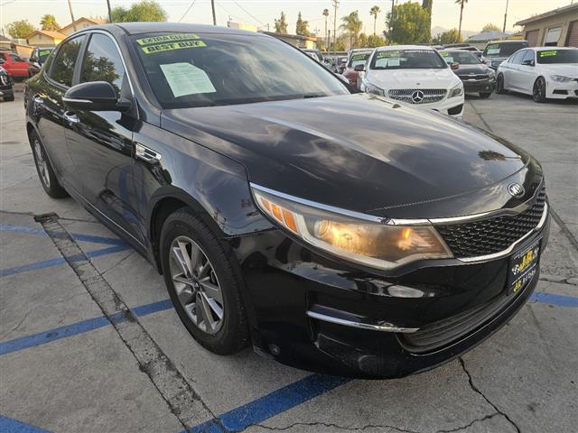 $9995 : 2017 Optima LX image 3