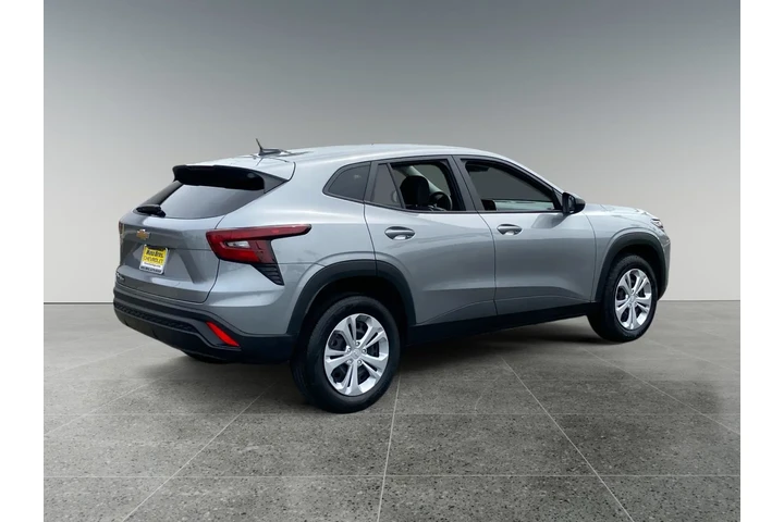 $28220 : Chevrolet Trax 2025 LS 4dr C image 5