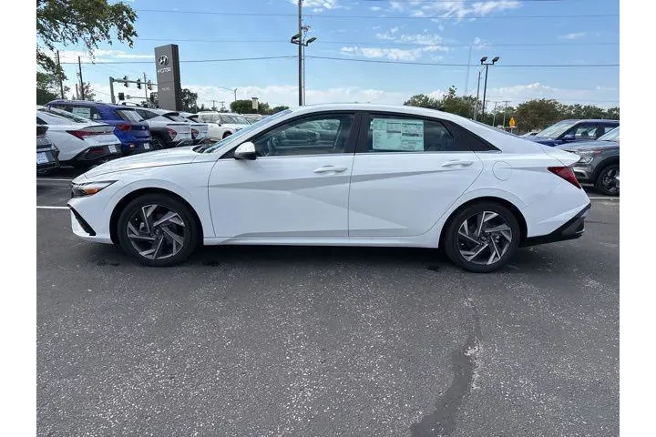 $27998 : Hyundai ELANTRA Hybrid 2025 image 2