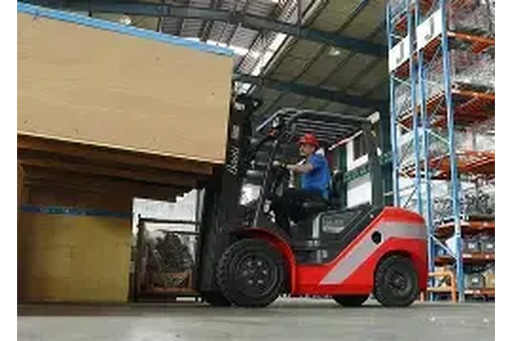 2nd shift Forklift Drivers image 1