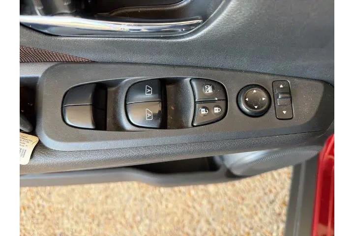 $17982 : Nissan Kicks 2024 SR 4dr Cro image 8