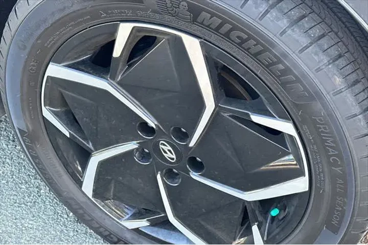 $24990 : Hyundai IONIQ 5 2024 SEL 4dr image 4