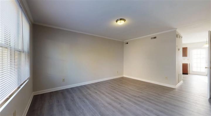 $1400 : "Modern Apartment for Rent!! image 3