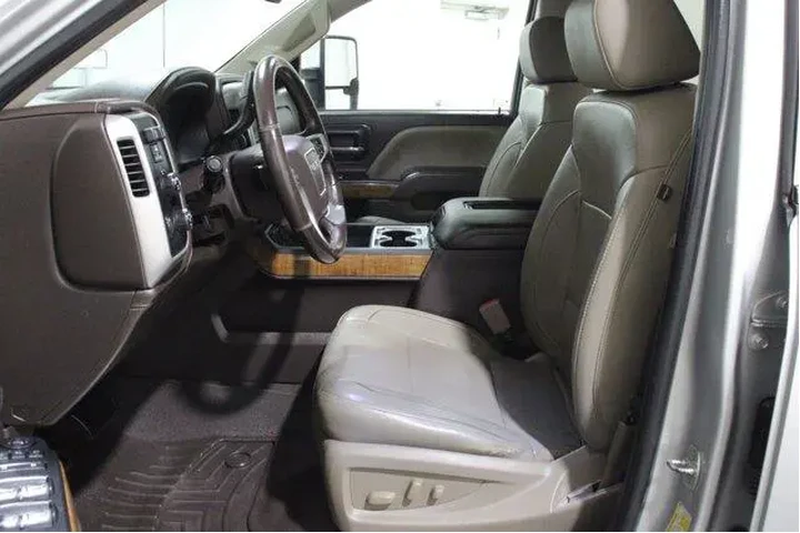 $36889 : GMC Sierra 1500 2018 4x4 SLT image 3