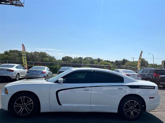 $13500 : 2014 Charger SE image 9