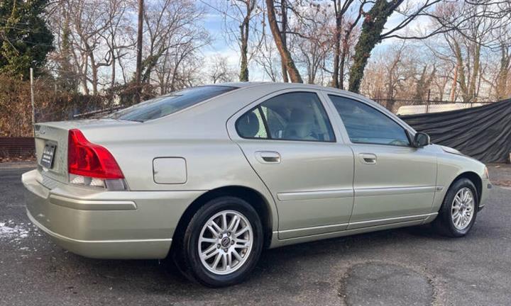 $3995 : 2005 S60 2.4 image 8