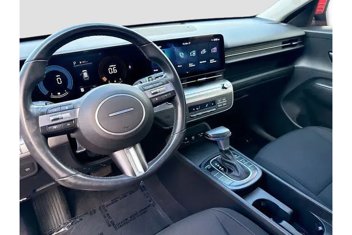 $18731 : Hyundai KONA 2024 SEL 4dr Cr image 9