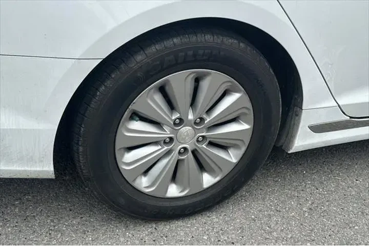 $9990 : Hyundai SONATA Hybrid 2017 S image 6