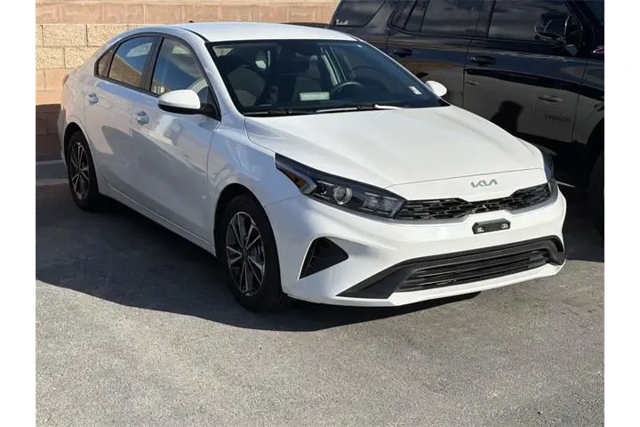 $16588 : Kia Forte 2023 LXS 4dr Sedan image 5