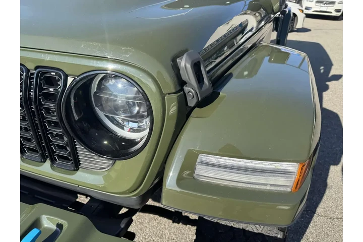 $35985 : Jeep Wrangler 2024 4x4 High image 7