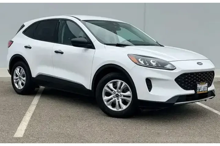 $17950 : Ford Escape 2022 S 4dr SUV image 1
