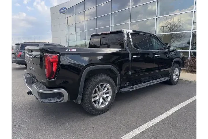 $29545 : GMC Sierra 1500 2019 4x4 SLT image 4