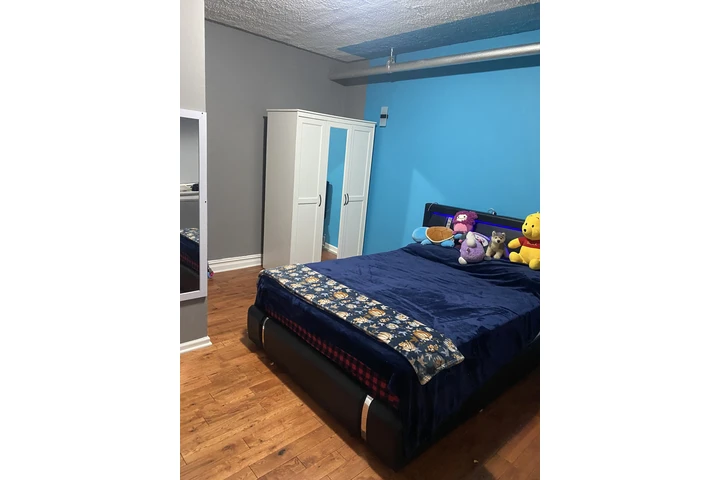 $250 : Rento cuarto espacioso image 4