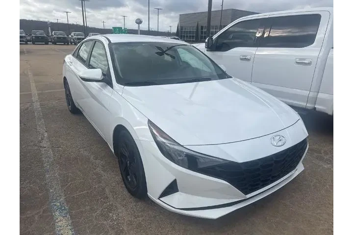 $18295 : Hyundai ELANTRA 2023 SEL 4dr image 1