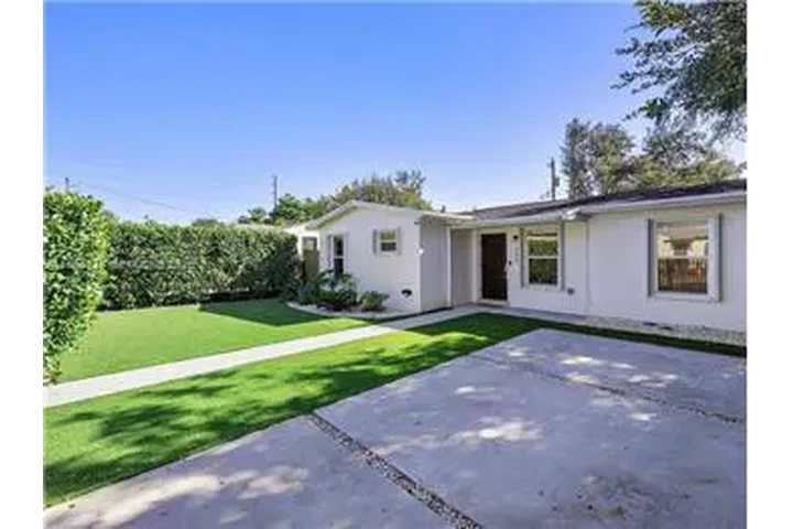 $5450 : Rental property with 4 bedro image 2