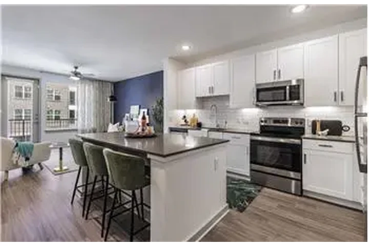 $2292 : Rental property with 3 bedro image 4