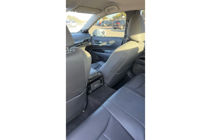 $5700 : 2023 TOYOTA MARAI XLE image 5